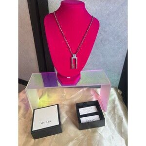 Authentic Vintage Gucci G logo plate necklace, made of 925 sterling silver.